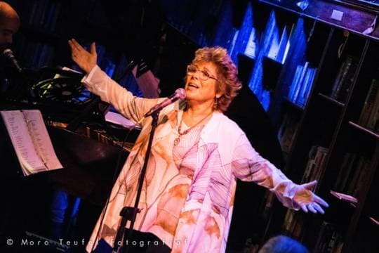 Poster de Miriam Martino presenta Voces en mi canto