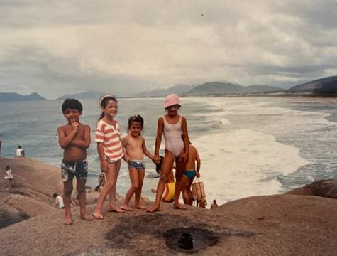 Poster de La infancia es una casa en la playa