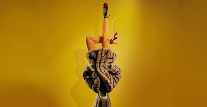 Poster de Mujer suspendida